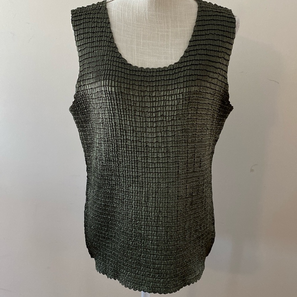 Sere Nade NY woman’s shiny Vintage crinkle scrunchy popcorn olive tank top 2X